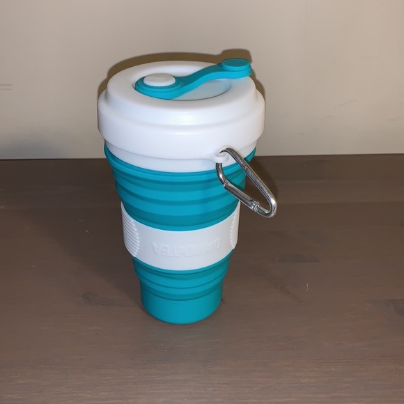 🆕 David’s Tea Teal and White Collapsible Silicone Iced Tea Cup with Carabiner - Picture 7 of 10